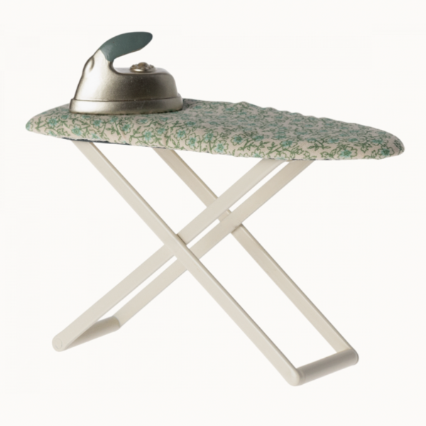 Iron & Ironing Board
