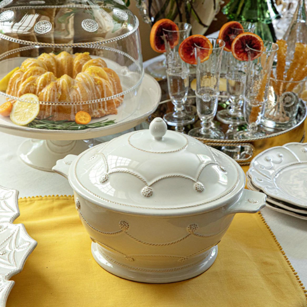 Berry & Thread Casserole with Lid
